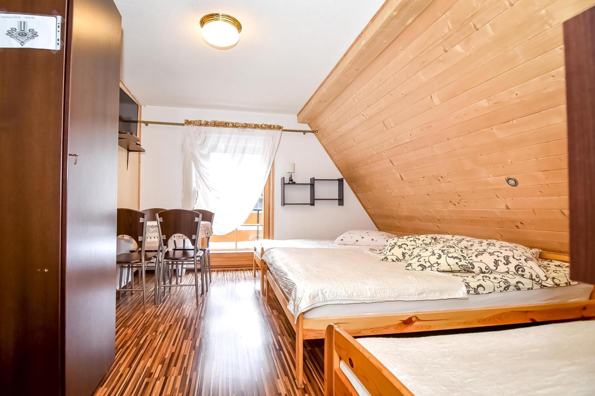 Ciukrowa Chatka Sauna & Jacuzzi 波罗宁 外观 照片